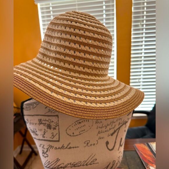 Tan and brown floppy sun hat - Picture 1 of 6